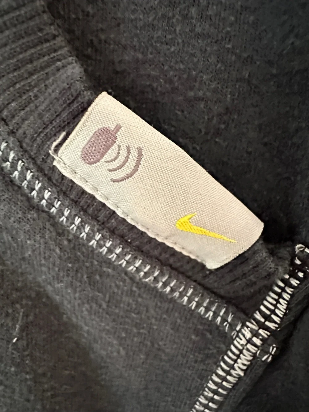 Nike classic zip